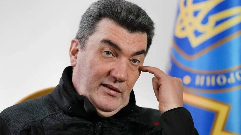 Секретарь СНБО Украины: «Отдайте всё ваше оружие нам»