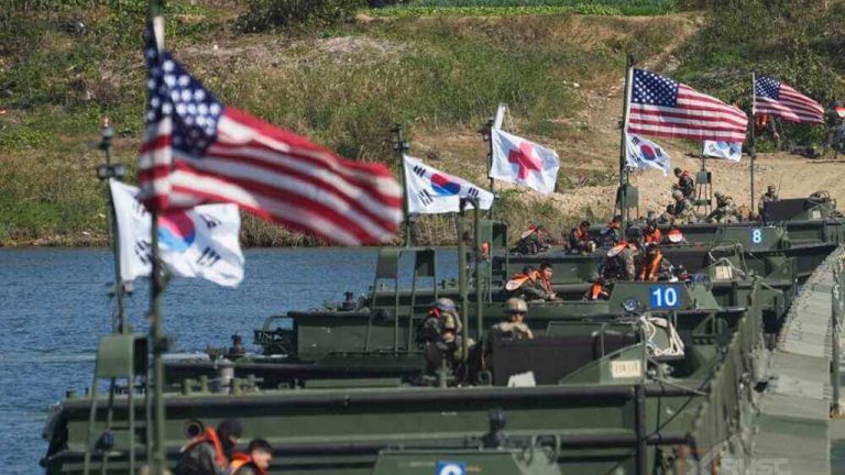 Южная Корея и США начали крупные совместные военные учения