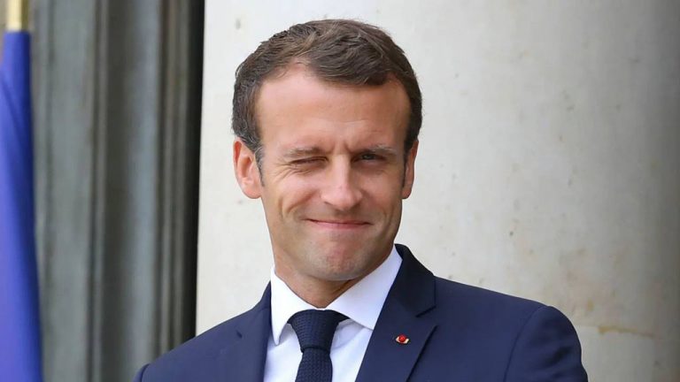Читатели Le Figaro о президенте Франции: «Макрон Зигзагообразный»