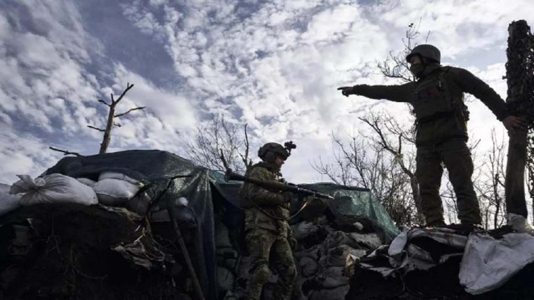 Поляки расстреляли военных ВСУ на берегу Днепра