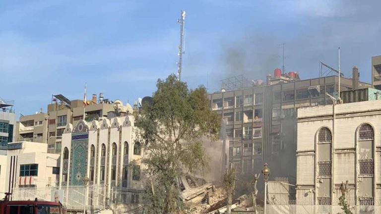 В Иране назвали имена погибших в результате удара по посольству в Дамаске
