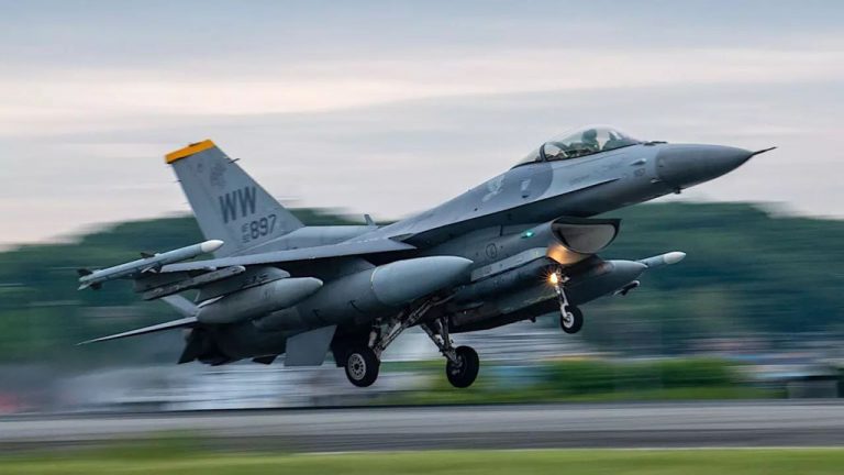 Украинские военные заявили о том, что истребители F-16 в текущей обстановке не подойдут ВСУ
