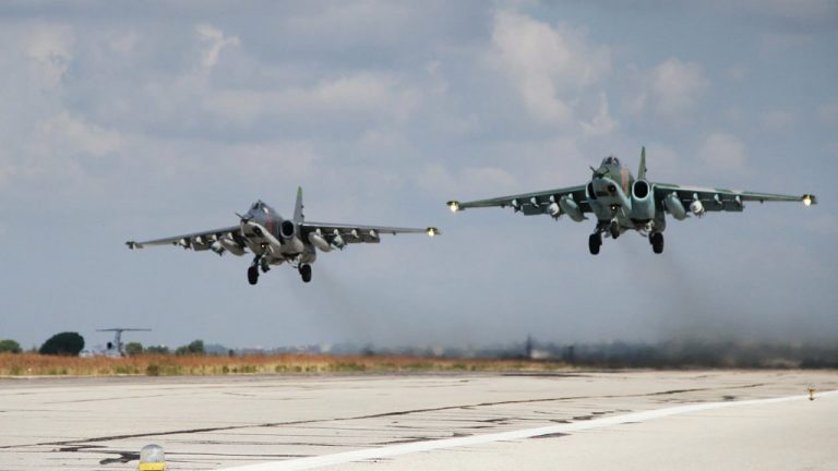 Российские ВКС нанесли удар по базе боевиков в сирийской провинции Хомс