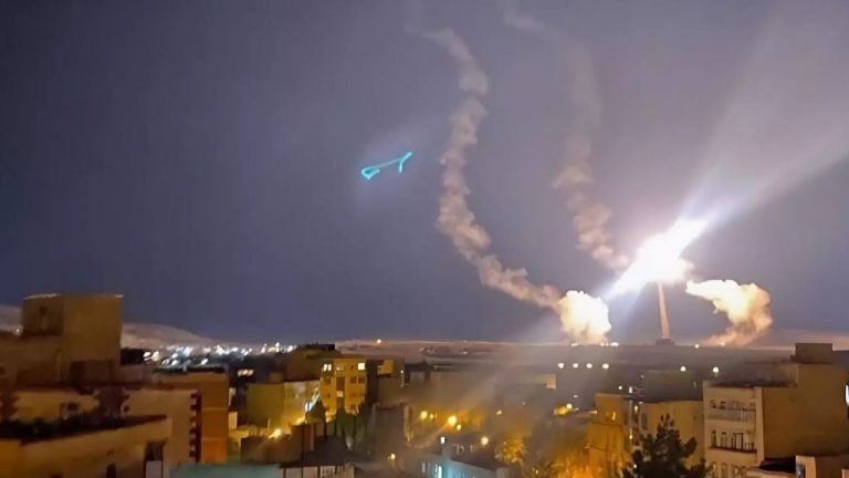 Израиль атаковал военно-воздушную базу на территории Ирана