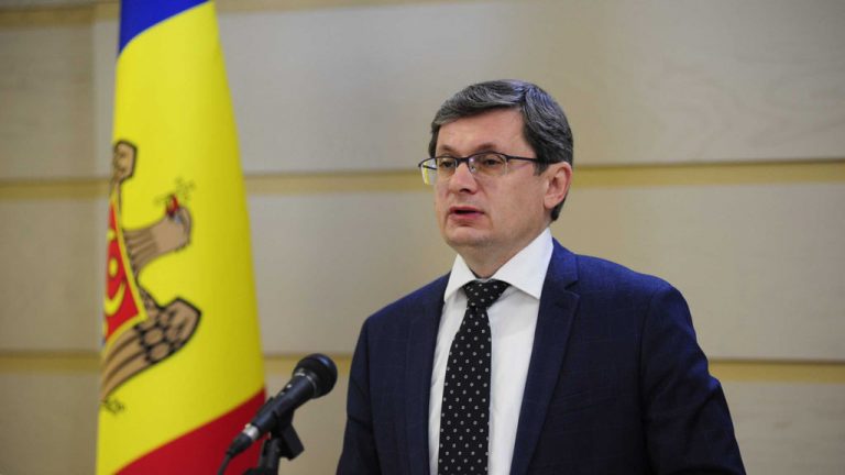 Спикер парламента Молдавии призвал граждан страны называть себя румынами