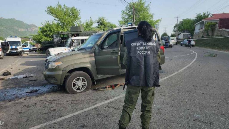 В результате нападения на наряд ДПС в КЧР двое полицейских погибли