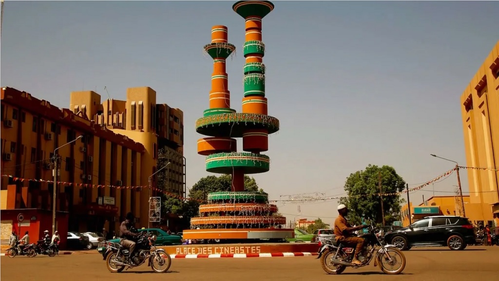 Буркина-Фасо заблокировала семь международных СМИ