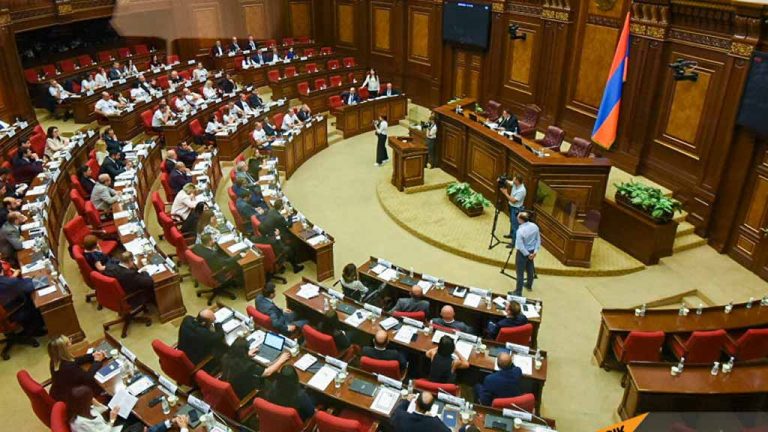 Парламент Армении отклонил проект заявления оппозиции о демаркации границы с Азербайджаном