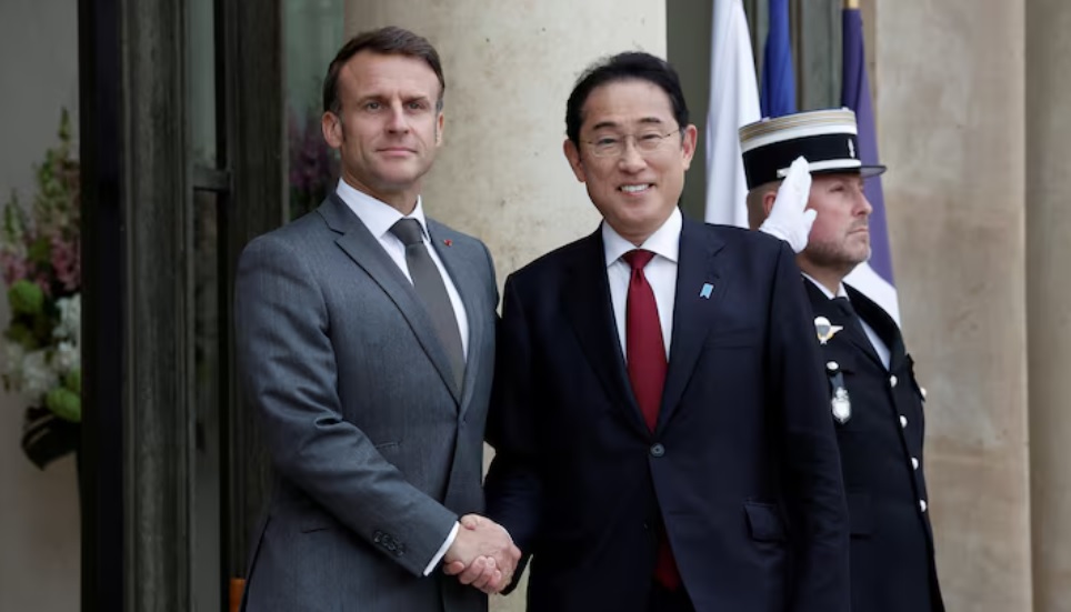 Франция и Япония договариваются о взаимном доступе войск