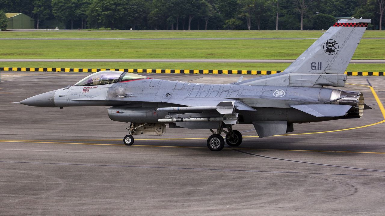Разбился истребитель F-16С ВВС Сингапура