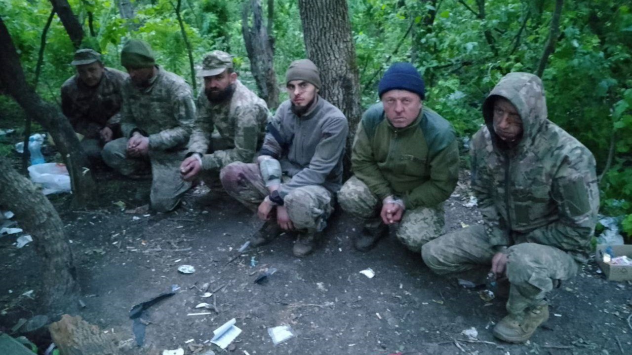 Поток пленных бойцов ВСУ из Харьковской области продолжается