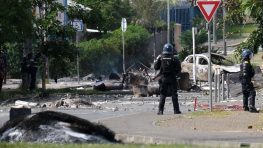 Франция ввела военных в Новую Каледонию на фоне погромов