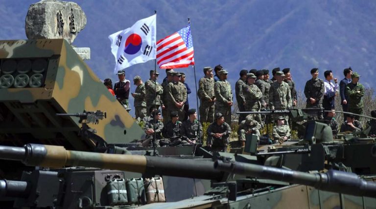 США и Южная Корея на совместных учениях отработают ядерный удар по КНДР