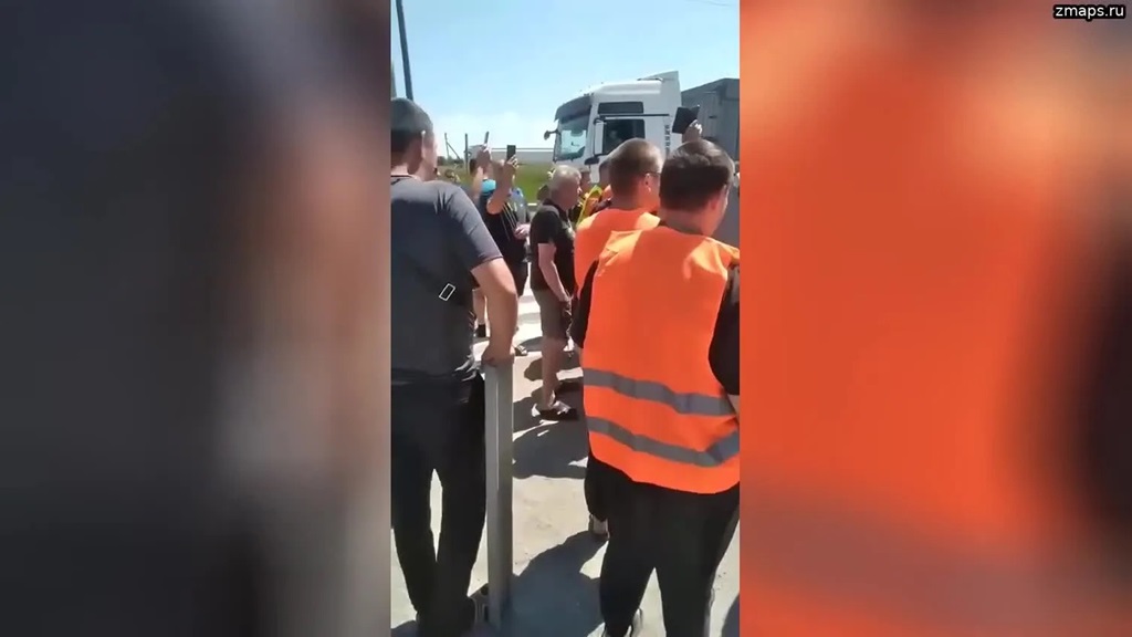 Водители-дальнобойщики блокировали трассу Киев — Одесса из-за нового закона о мобилизации