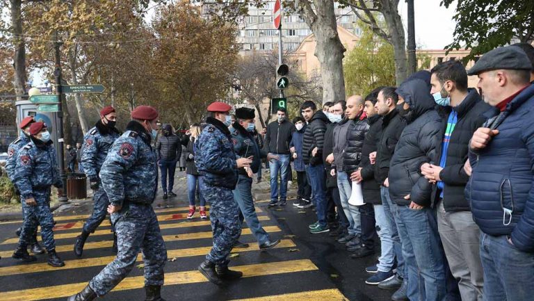 В Армении проходят акции гражданского неповиновения с требованием отставки Пашиняна