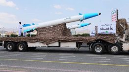 Хуситы атаковали саудовский десантный корабль у берегов Йемена