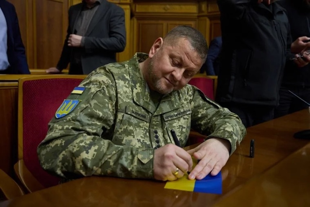 Залужный поддержал обвинение Зеленского в «вечной войне» и тяжелейшем положении Украины
