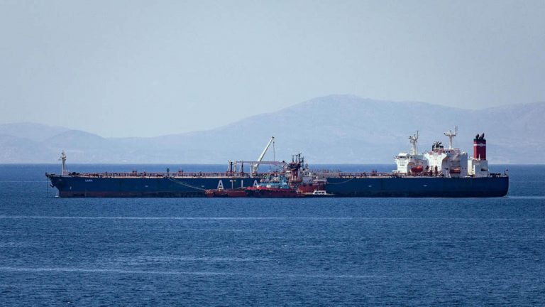 Дания хочет ограничить проход танкеров с российской нефтью