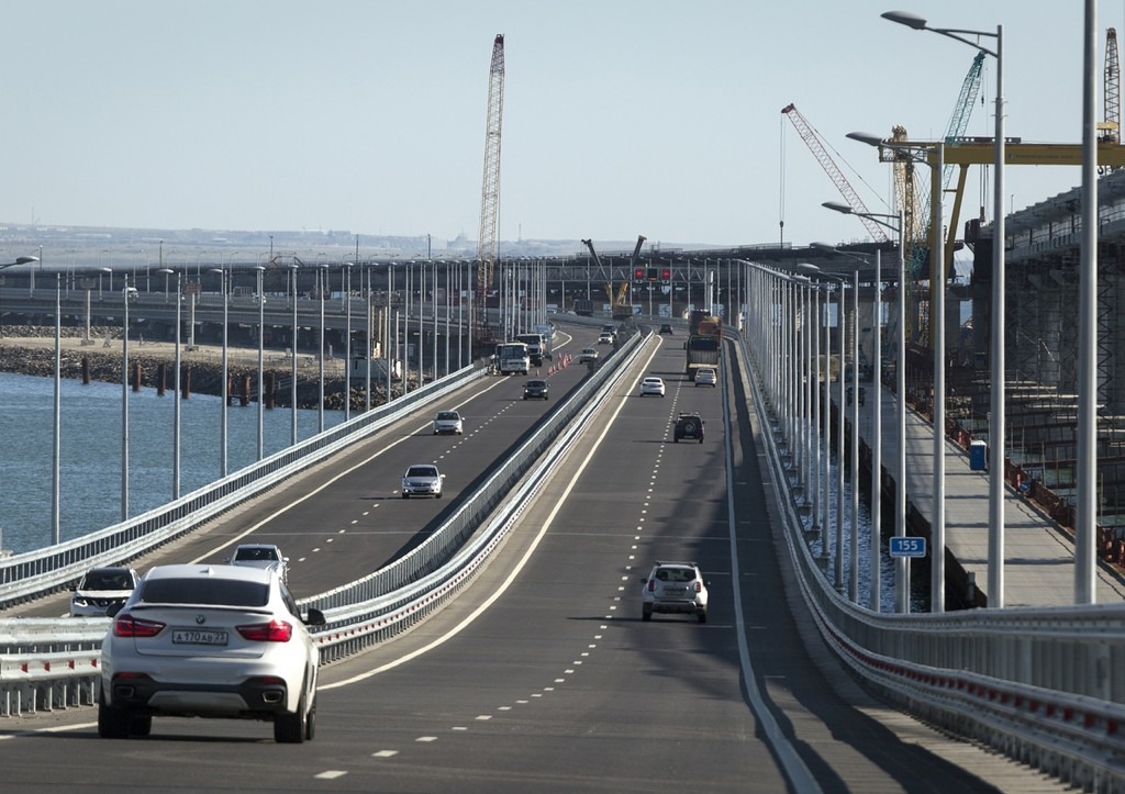 Спикер ВМС Украины признал смену военного статуса Крымского моста