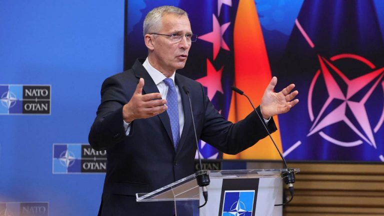 Столтенберг призвал страны НАТО ввести санкции против Китая из-за поддержки России