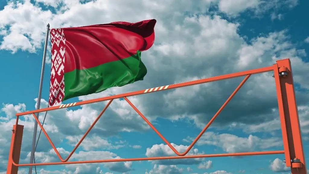 Кремль: Москву и Минск в равной степени беспокоит стягивание ВСУ к белорусской границе