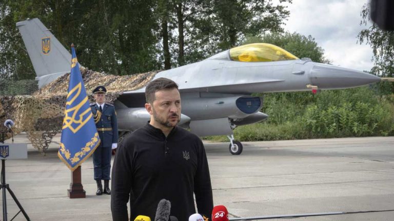 Украина намерена вербовать иностранных наемников для истребителей F-16