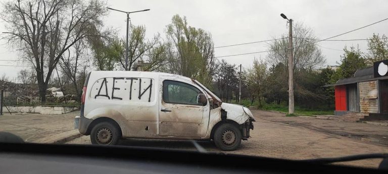 Мы хотим дышать (дыры сделаны для вентиляции)