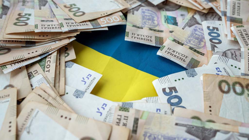 С 1 октября на Украине вырастут налоги. Соответствующий законопроект Верховная рада приняла в первом чтении 17 сентября. В окончательном чтении его намерены рассмотреть в середине октября, и в случае одобрения повышение налогов проведут задним числом, а именно с 1 октября.