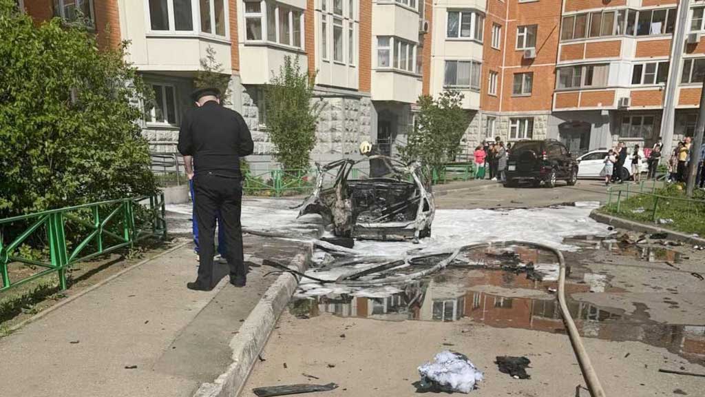 В результате взрыва автомобиля во дворе жилого дома в подмосковной Балашихе погиб заместитель начальника Главного оперативного управления Генштаба генерал-лейтенант Ярослав Москалик.