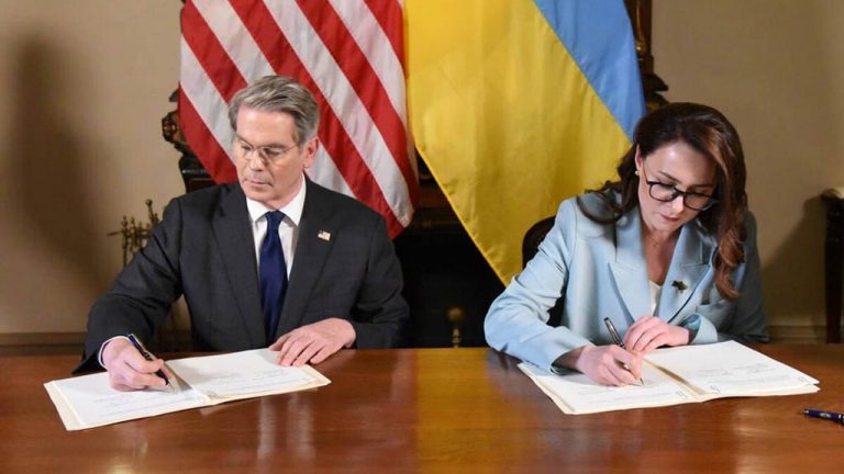 США и Украина подписали соглашение по сделке о природных ресурсах