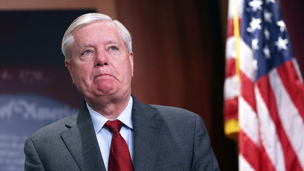 Американские законодатели после состоявшихся накануне переговоров России и Украины в Стамбуле активизировали призывы к ужесточению санкций в отношении Москвы из-за якобы «недостаточного прогресса в достижении прекращения огня».