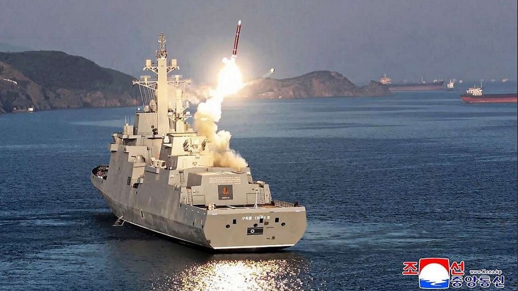 КНДР: авария на церемонии спуска нового военного корабля