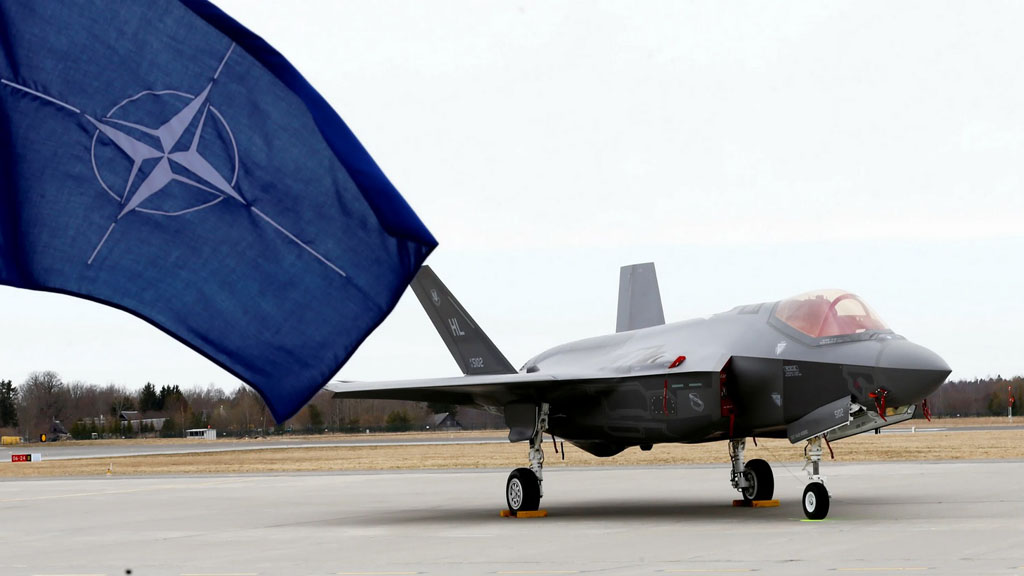 На территории Финляндии стартовали масштабные учения НАТО Atlantic Trident 25, в которых примут участие более 40 самолетов военно-воздушных сил США, Франции и Великобритании и около 1 тыс. военнослужащих.