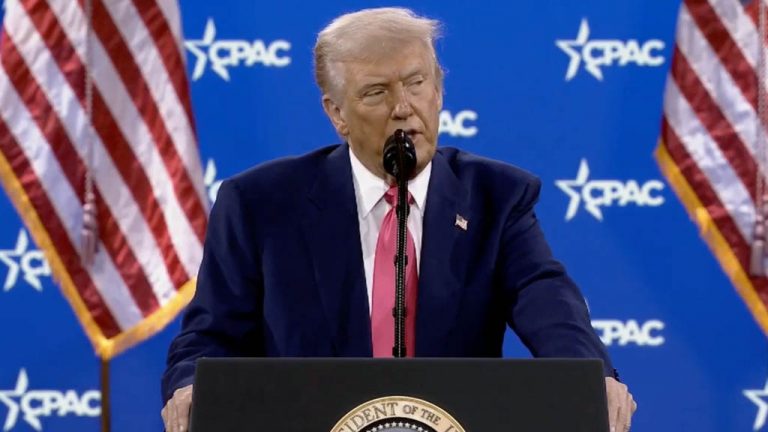 Трамп рассматривает поставки вооружений Украине на сотни миллионов долларов