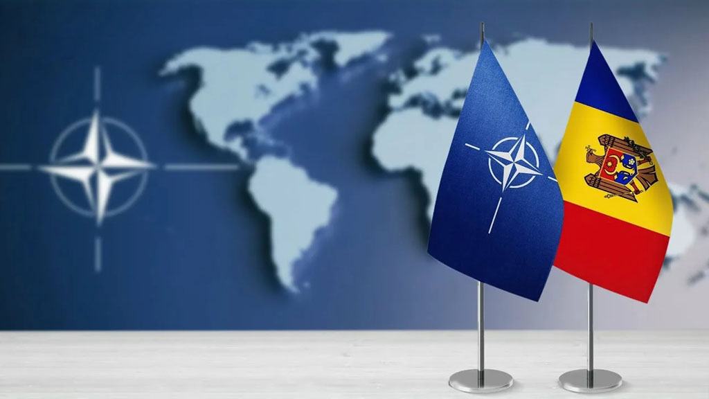 По поступающей в Службу внешней разведки (СВР) РФ информации, НАТО активно готовится использовать Молдавию в вероятном вооруженном конфликте с Россией и превращает её в «новый военный таран». Об этом заявили пресс-бюро ведомства.