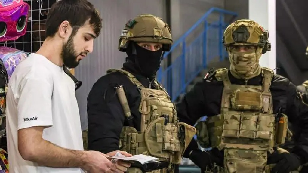 «Железный занавес для мигрантов»: Россия ужесточает миграционную политику