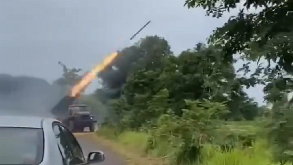 Вооруженное столкновение между войсками Таиланда и Камбоджи произошло на границе двух стран после перестрелки между военнослужащими сухопутных войск на спорном участке в провинции Оддар-Меанчей. Стороны обвиняют друг друга в неспровоцированной агрессии.