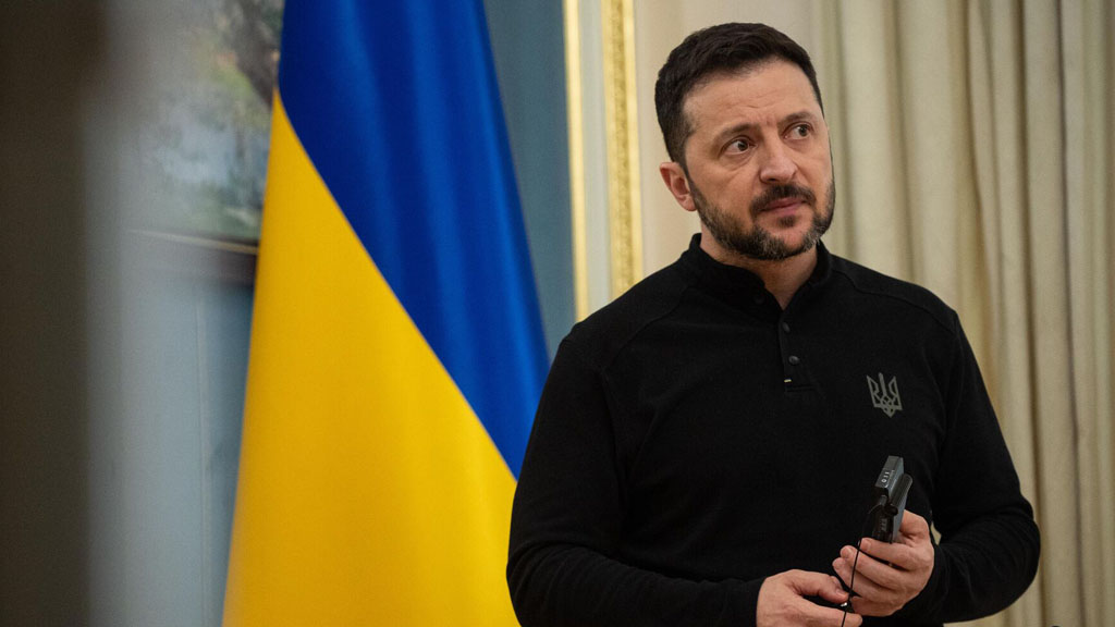 Глава киевского режима Зеленский спустя три дня массовых протестов и критики со стороны западных союзников, вызванных подписанием закона, ограничивающего полномочия антикоррупционных ведомств НАБУ и САП, заявил, что согласовал законопроект, который фактически отменит предыдущий закон и, более того, якобы укрепит независимость антикоррупционных органов.