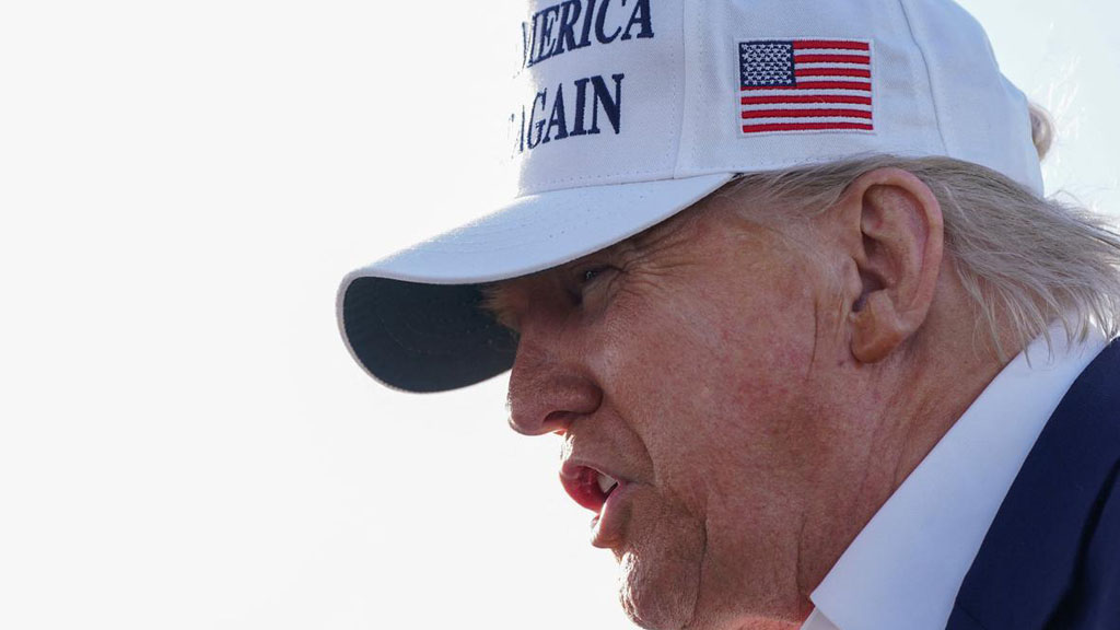 Президент США Дональд Трамп подписал указ об увеличении с 1 августа ставки импортных пошлин на товары и услуги из Бразилии до 50%. Об этом сообщила пресс-служба Белого дома. Таким образом, с учётом базового тарифа в 10%, введённого США ранее для большинства стран мира, общий размер пошлин для Бразилии составит 50%.