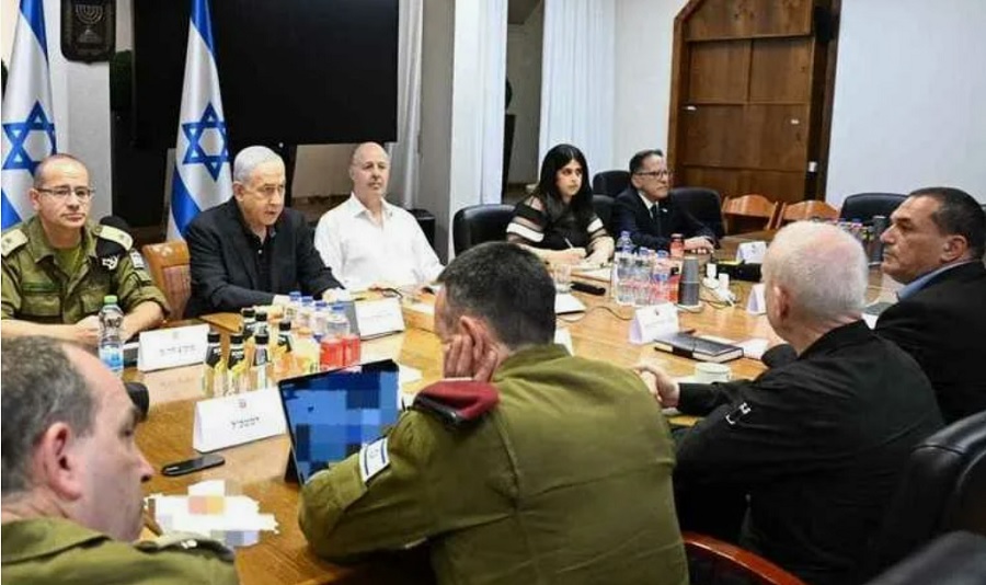 Нетаньяху совещается с военными