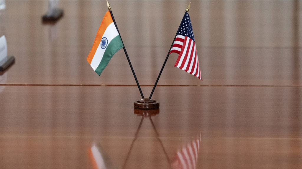 Индия приостанавливает переговоры о закупках новых вооружений и самолётов у США из-за повышения торговых пошлин со стороны Вашингтона, передаёт агентство Reuters со ссылкой на источники.