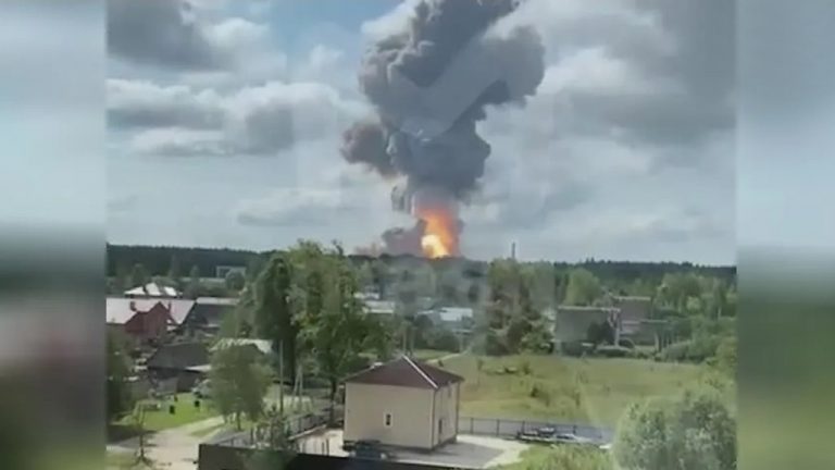 Три человека погибли при взрыве на заводе в Рязанской области