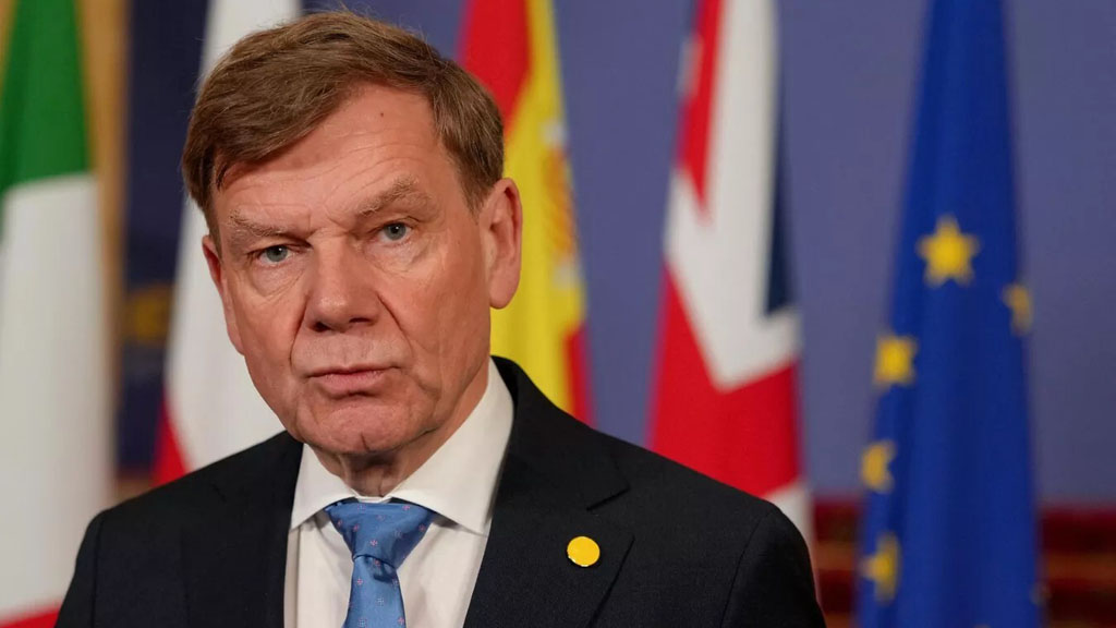 Министр иностранных дел Германии Йоханн Вадефуль отверг возможность отправки немецких военнослужащих на Украину в рамках предоставления Киеву гарантий безопасности после окончания конфликта.