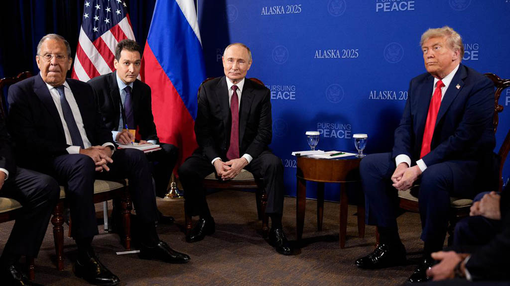 Атмосфера на встрече президентов России и США Владимира Путина и Дональда Трампа на Аляске была хорошей и показала, что президент США Дональд Трамп искренне желает достичь долгосрочного результата в украинском урегулировании, – заявил глава МИД России Сергей Лавров в интервью телеканалу «Россия-24».