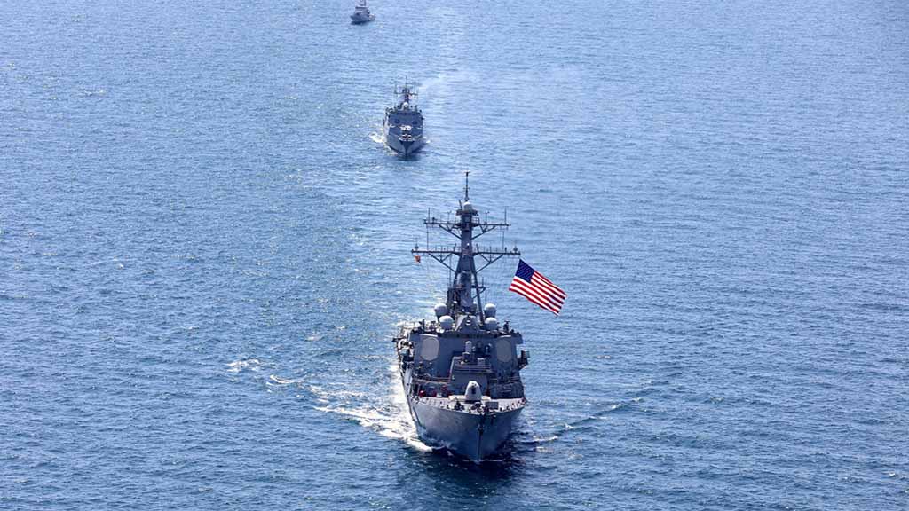 Пентагон под эгидой усиления борьбы с наркокартелями намерен отправить к берегам Венесуэлы три эсминца, сообщает во вторник NBC со ссылкой на источник.