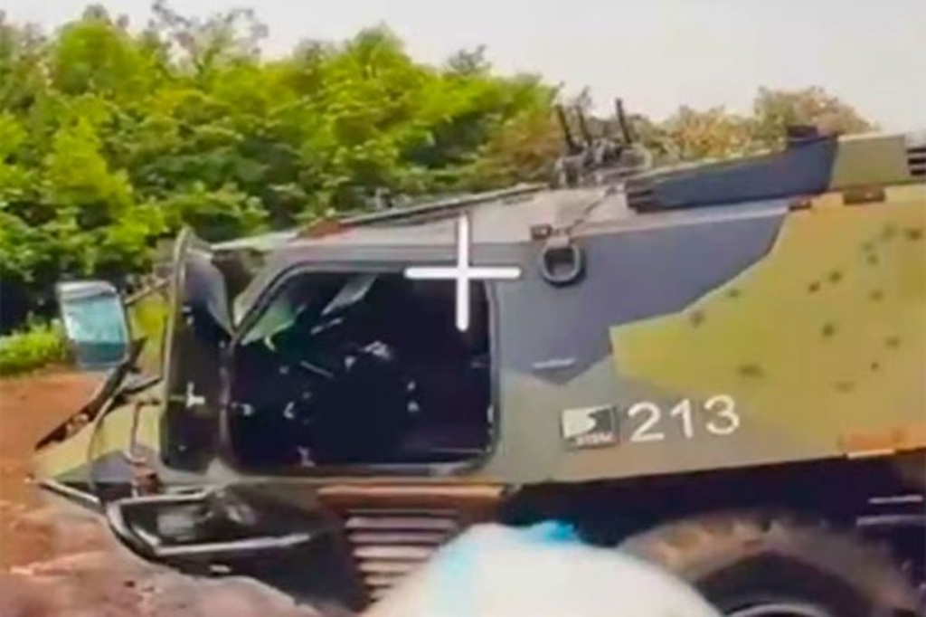 Российские дроны «Ланцет» и «КВН» уничтожили финский БТР прицепом