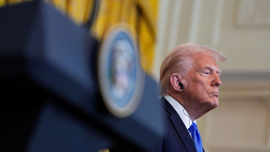 Президент США Дональд Трамп заявил, что надеется на «очень быстрое» урегулирование конфликта на Украине. При этом он не исключил «экономическую войну» с Россией в случае отсутствия прогресса в этом вопросе, добавив, что не хотел бы начинать её.