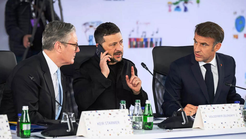 Страны-участники так называемой «коалиции желающих» заявили о готовности поставлять Киеву ракеты большой дальности. Об этом сообщили в канцелярии премьер-министра Великобритании Кира Стармера по итогам состоявшейся 4 сентября в Париже встречи представителей стран коалиции под председательством самого Кира Стармера и президента Франции Эммануэля Макрона.