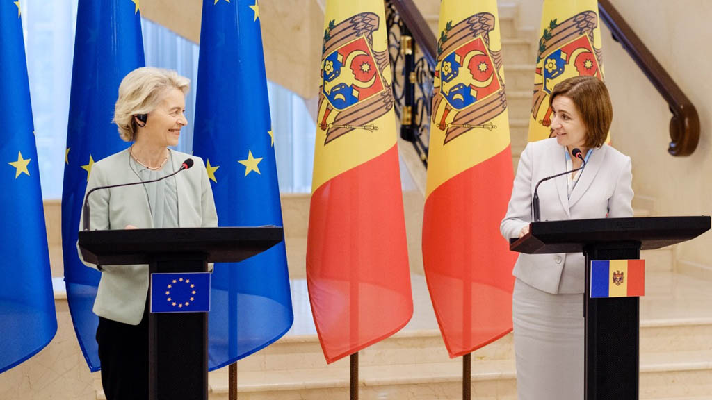 Европейский союз намерен любой ценой удержать Молдавию в русле своей русофобской политики и ради этого готов ввести туда войска и фактически оккупировать страну, сообщили в пресс-бюро Службы внешней разведки РФ.