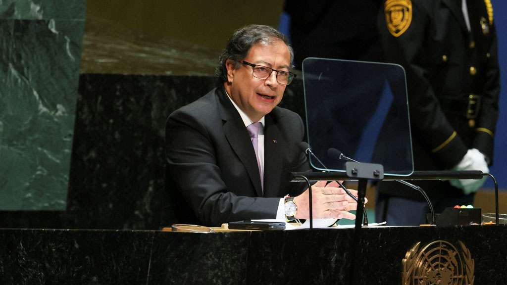 Президент Колумбии Густаво Петро в своём выступлении на Генассамблее ООН заявил о необходимости открыть уголовный процесс в отношении президента США Дональда Трампа и чиновников его администрации за приказ атаковать ракетами лодки в Карибском море в рамках объявленной США компании борьбы с наркотрафиком.